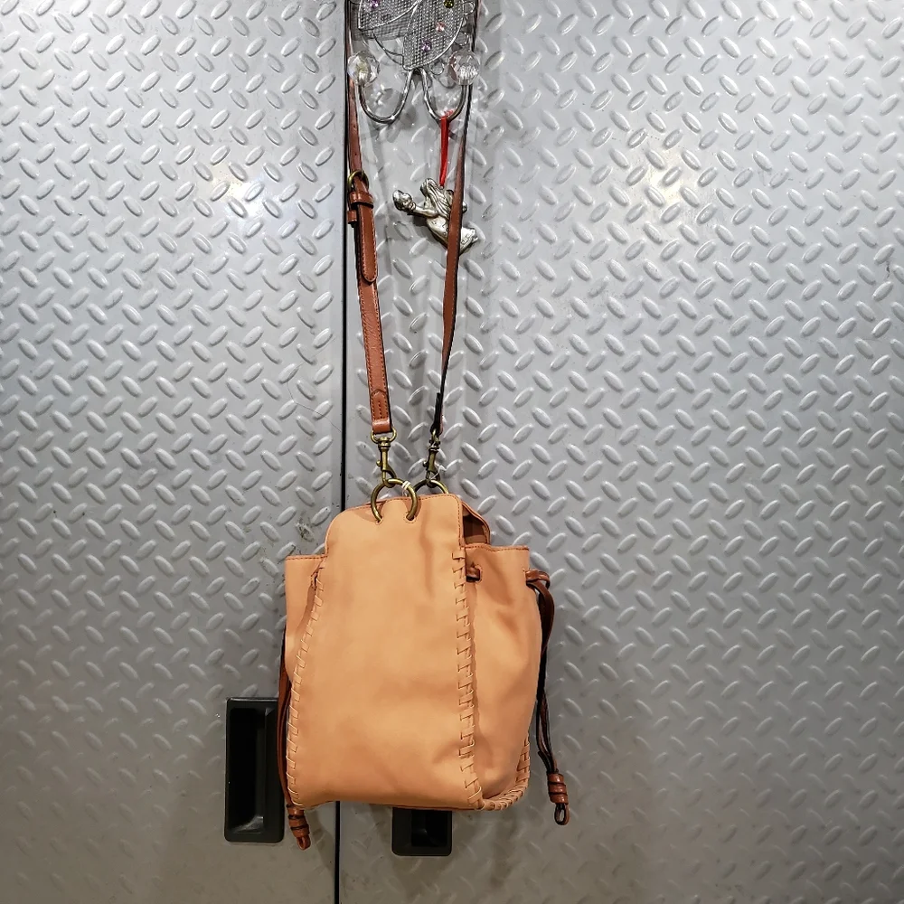 NWT UNIVERSAL THREAD Drawstring Closure Crossbody Bag (cognac) - Picture 4 of 5